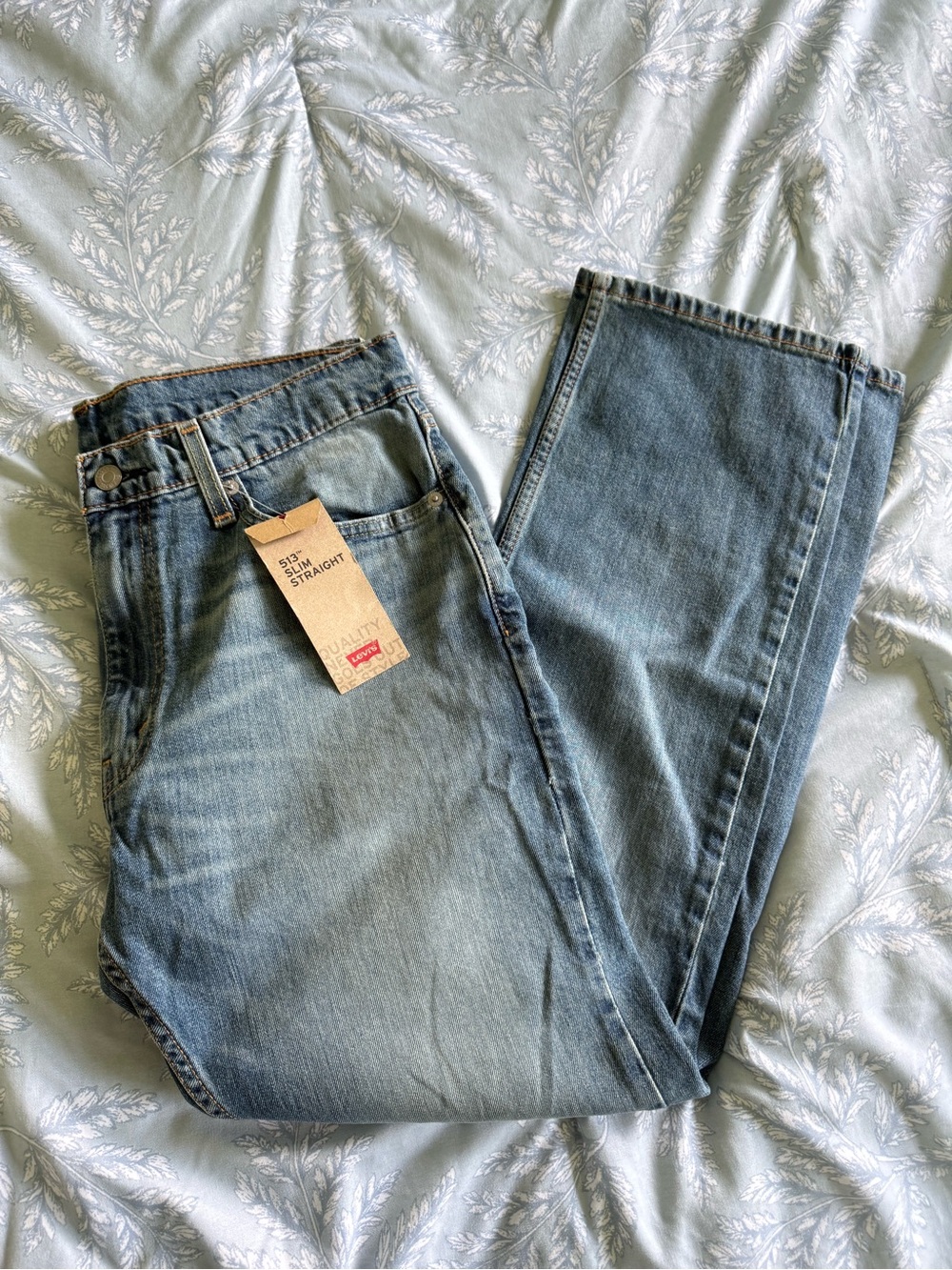 Levi's Straight Jeans in Washed Blue Denim